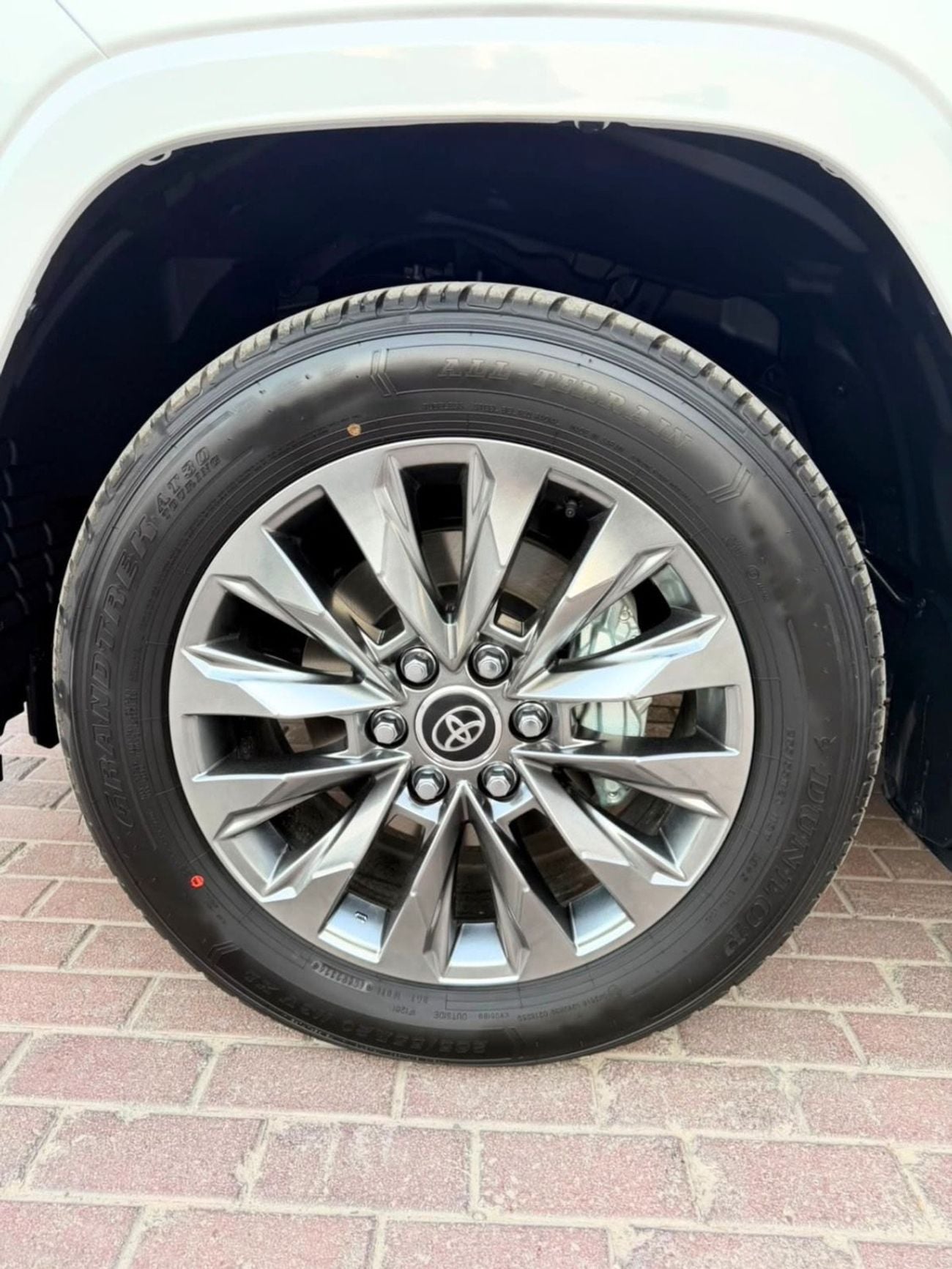 Toyota Land Cruiser VXR