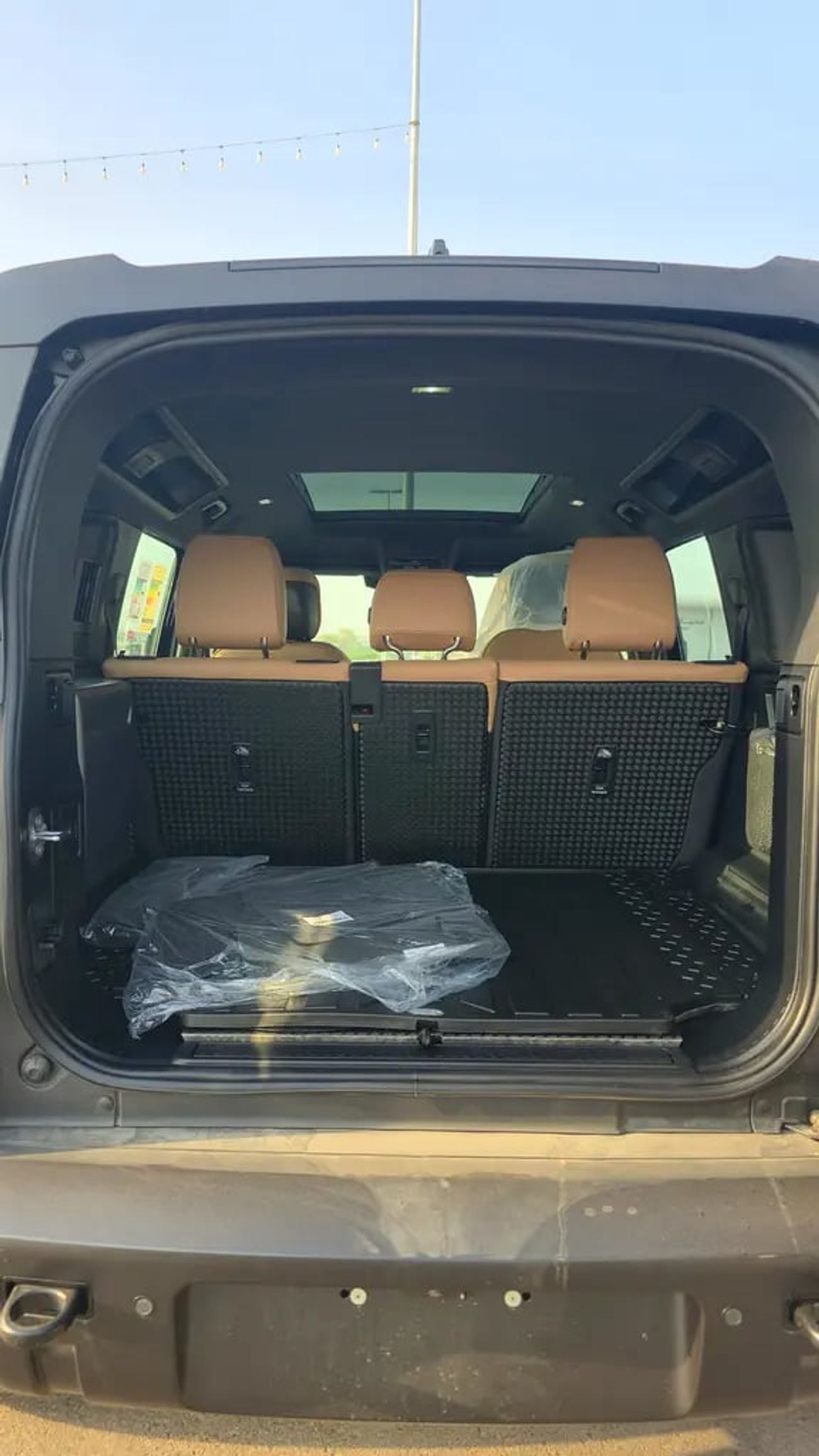 Land Rover Defender 110 V6 P400 HSE | GCC | BRAND