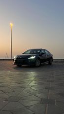 Toyota Camry XLE 2.5L Hybrid