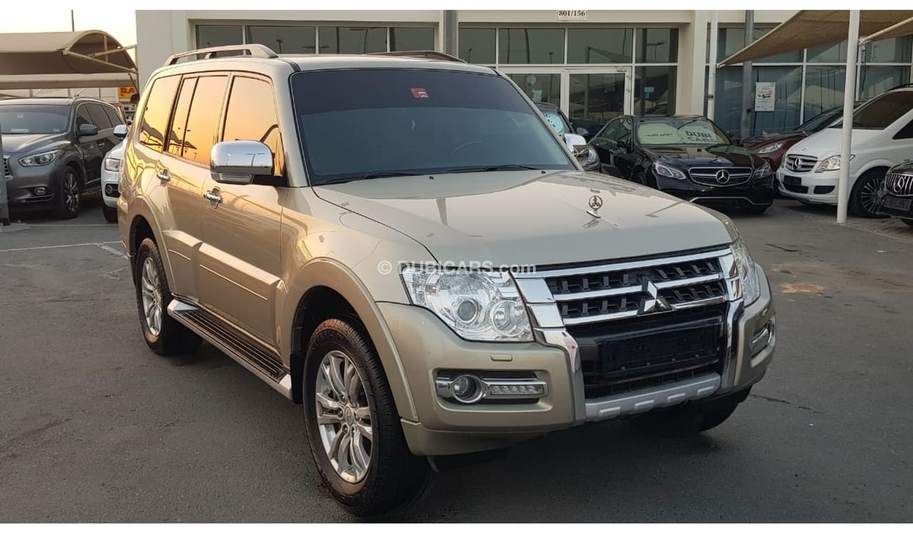 ميتسوبيشي باجيرو موديل 2017 خليجي حاله ممتازه من الداخل والخارج فل مواصفات كراسي جلد ومثبت سرعه وتحكم كهربي كامل ونظا