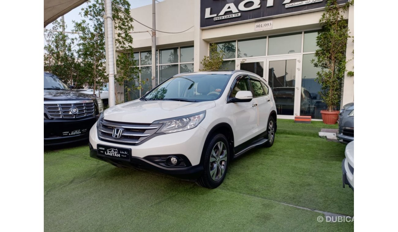 Honda CR-V Gulf model 2014 number one, leather hatch, wheels, sensors, screen, camera, in excellent condition