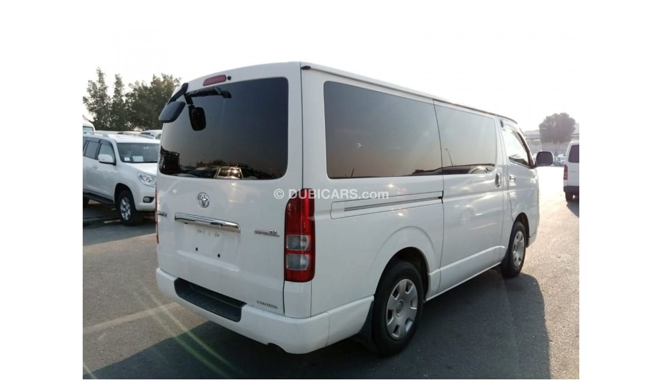 تويوتا هاياس TOYOTA HIACE VAN RIGHT HAND DRIVE (PM 887)