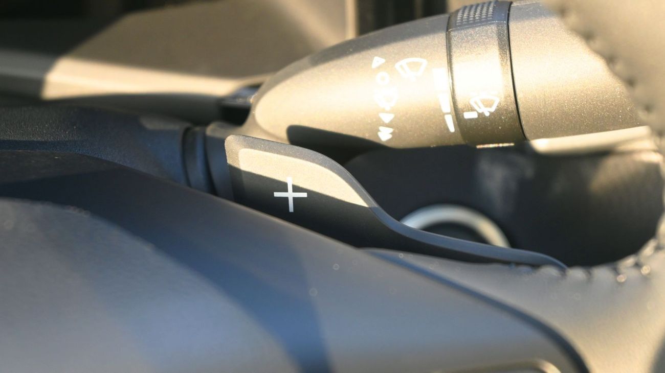 تويوتا كامري -Toyota Camry Hybrid Limited