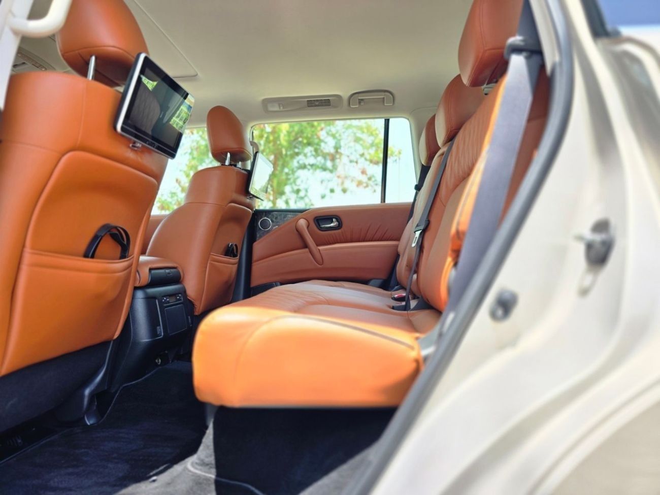 نيسان باترول LE Platinum 5.6L FULL OPTION 2022 GCC LOW MILEAGE WITH AGENCY WARRANTY & SERVICE CONTRACT IN MINT CO