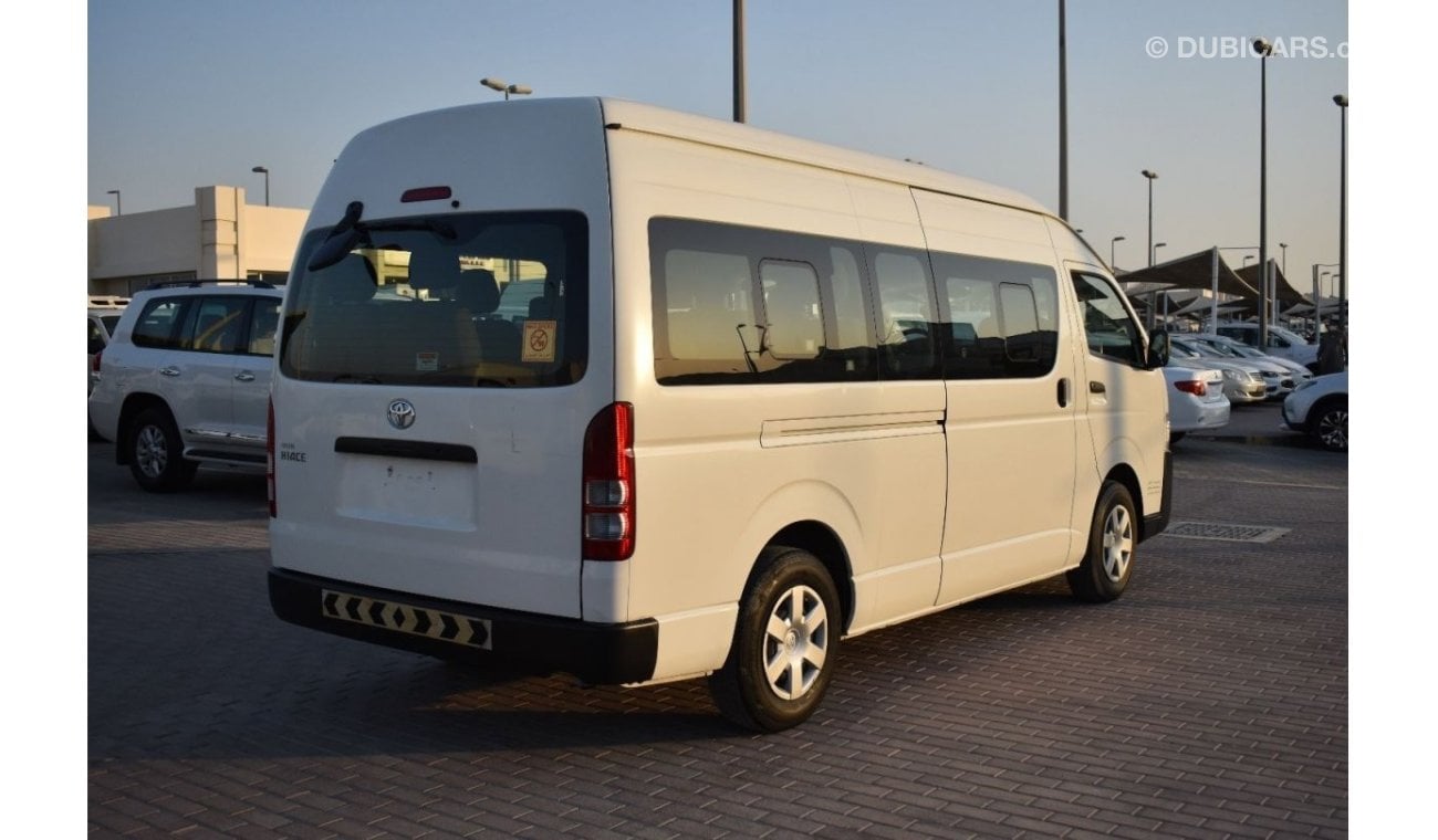 Toyota Hiace 2017 | TOYOTA HIACE HIGHROOF BUS | V4 14-SEATER | MANUAL TRANSMISSION | GCC | VERY WELL-MAINTAINED |