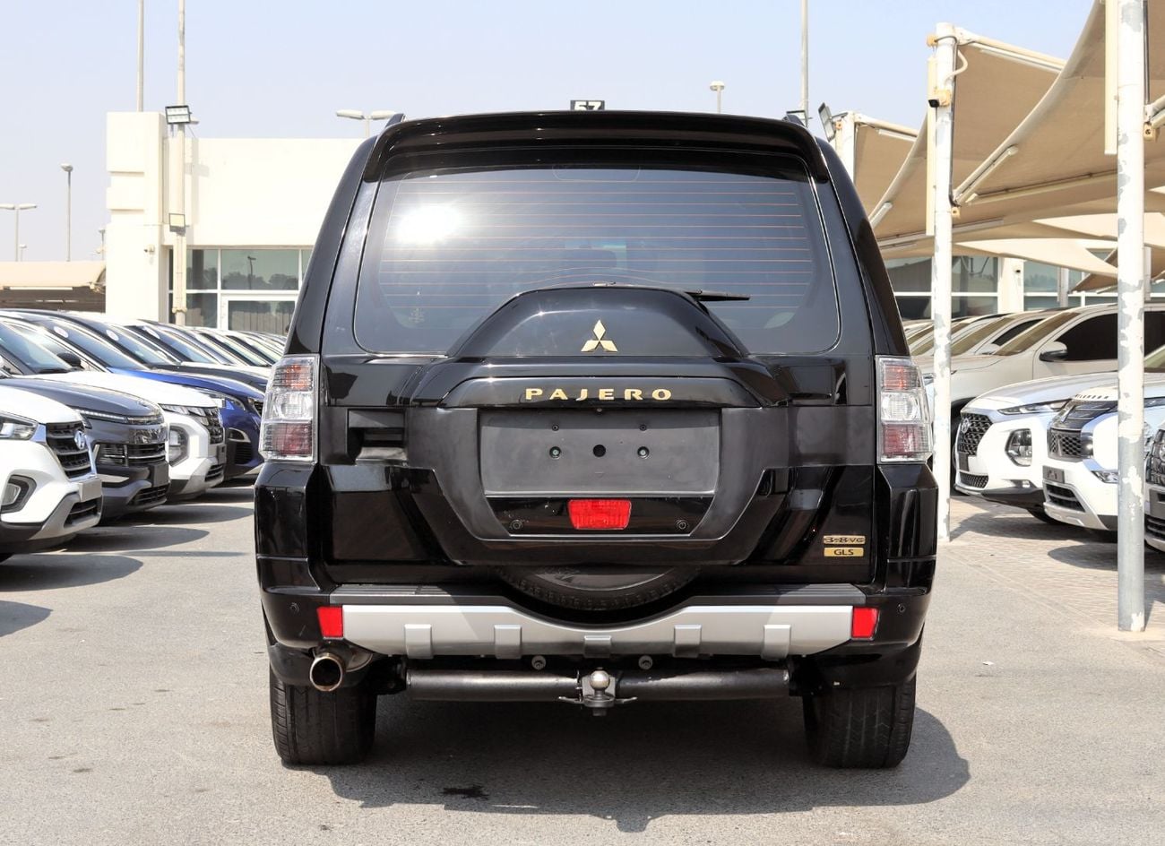 ميتسوبيشي باجيرو GLS H/L ROCKFORD PLATINUM خالية من الحوادث - خليجية - طلاء أصلي - حالة ممتازة من الداخل والخارج - 3800 سي سي - كاملة