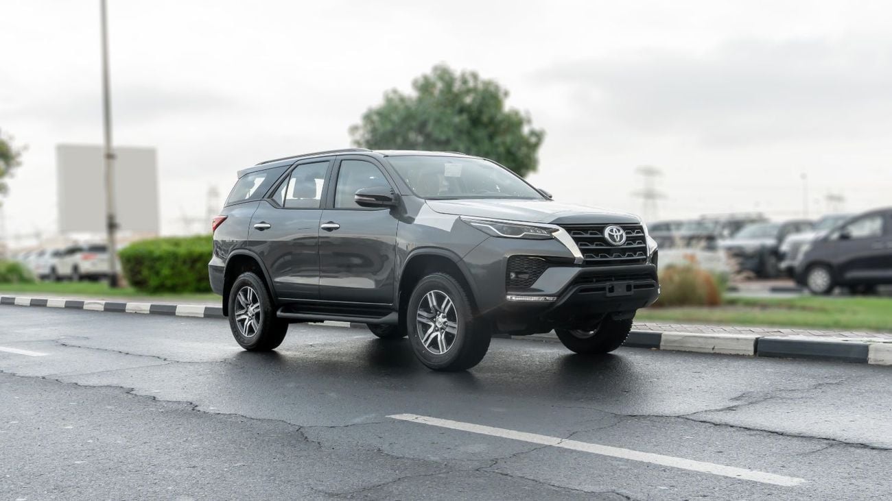 تويوتا فورتونر VXR 2026 Toyota Fortuner VX 4.0L AT Petrol (Gray-Tan)
