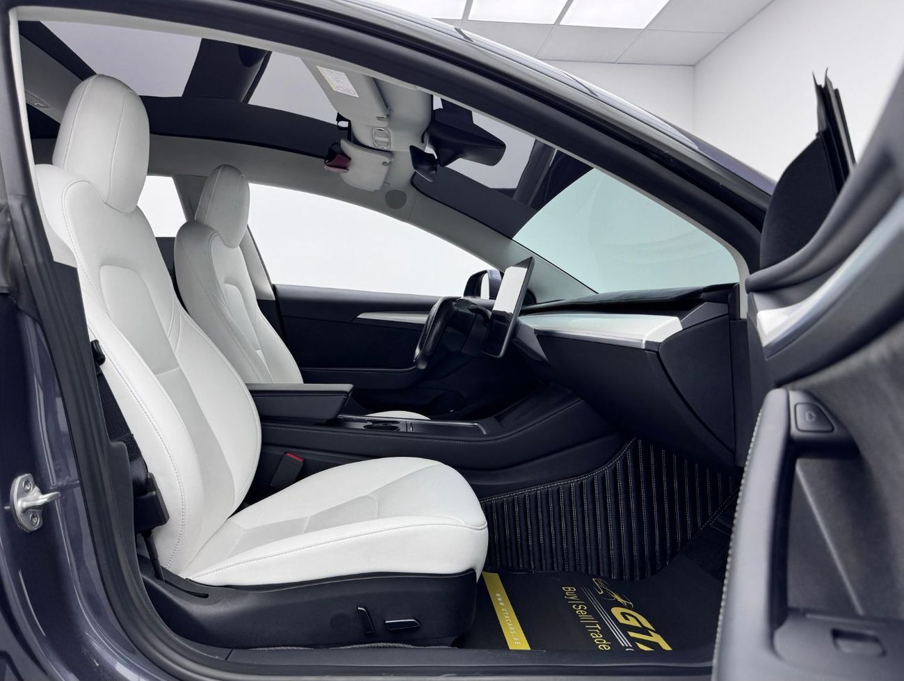 Tesla Model 3 Rear-Wheel Drive 2023 Tesla Model 3, One Year Unlimited KM Warranty ,Full Service History, GCC