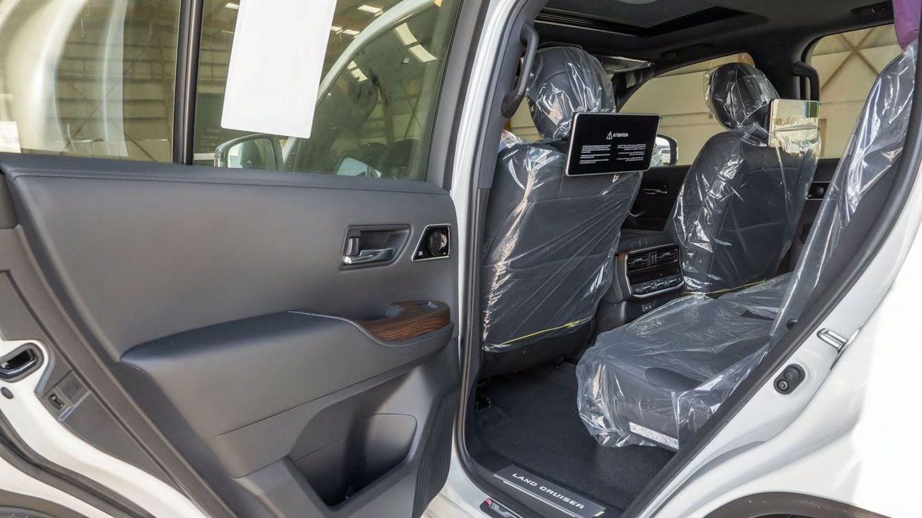 تويوتا لاند كروزر TOYOTA LAND CRUISER VX 4.0 Full option with Radar 2026