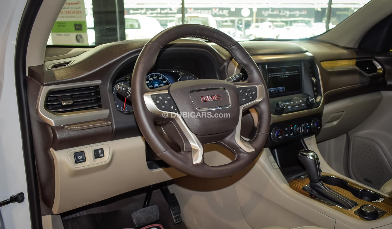 GMC Acadia AWD DENALI