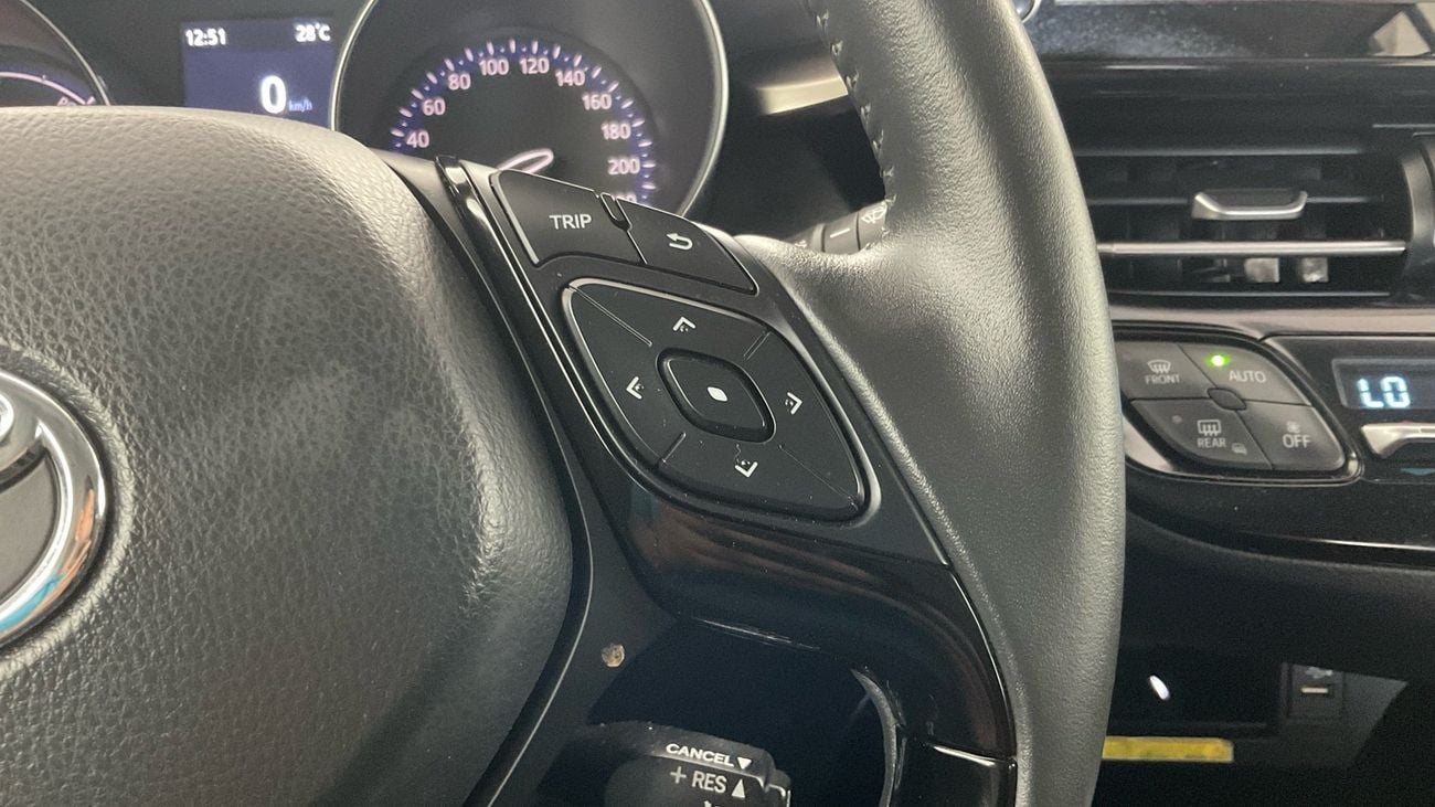 تويوتا CHR 1.8 VVT I-HYBRID VX AUTO | شامل الضمان | 0 ﺪﻔﻋﺓ ﺃﻮﻟﻯ