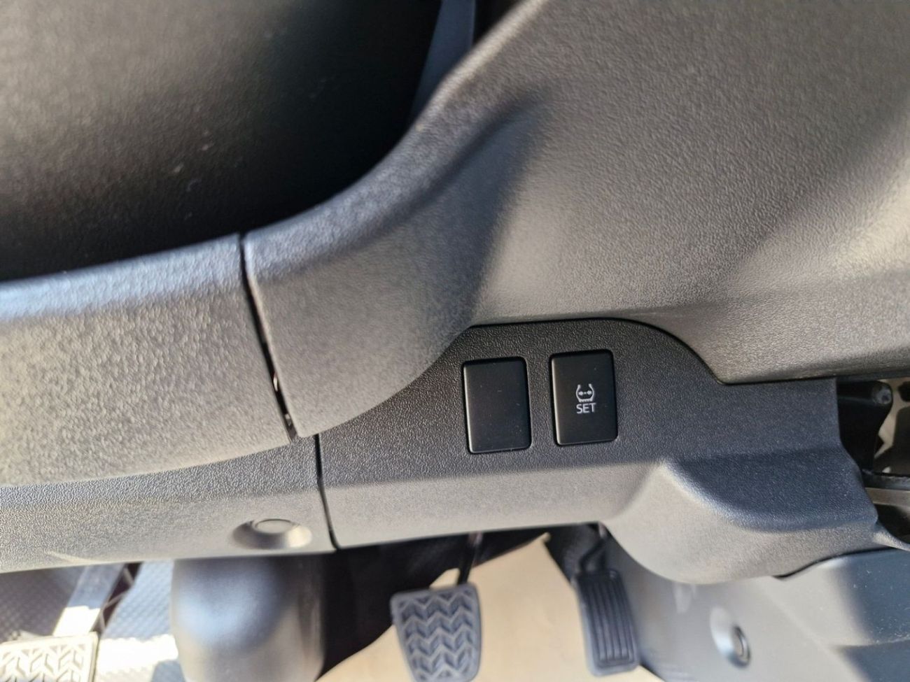 تويوتا هاياس 2025 Toyota Hiace STD Roof M/T 2.7L Petrol PANEL VAN Brand New 0Km