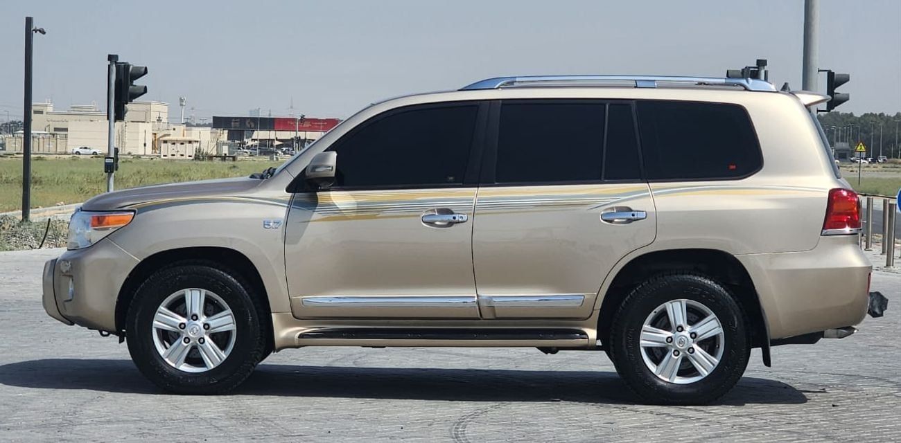 Toyota Land Cruiser VXR 5.7 L