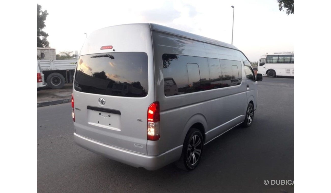 تويوتا هاياس Hiace Commuter RIGHT HAND DRIVE (Stock no PM 235 )