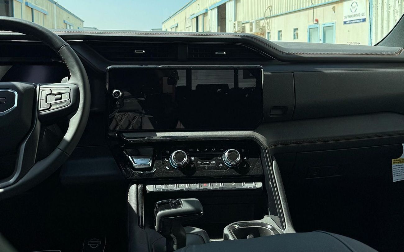 جي أم سي سييرا 6.2 V8 1500 AT4 harley davidson in LEFT HAND DRIVE