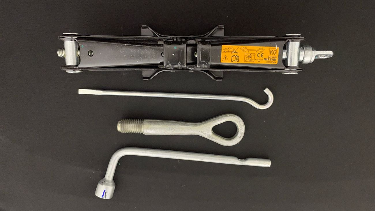 نيسان صني SV 1.5 | بدون دفعة مقدمة | اختبار القيادة في المنزل