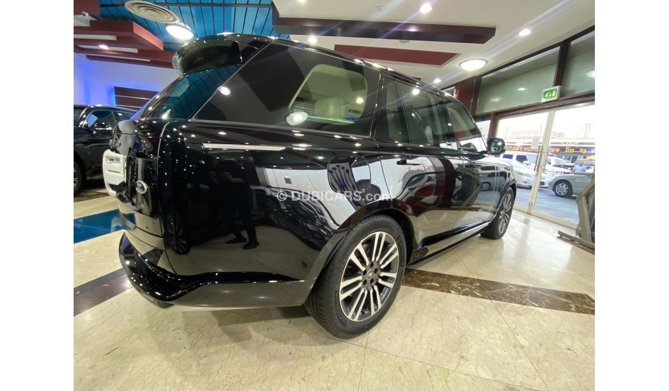 Land Rover Range Rover BRAND NEW GCC SPEC UNDER WARRANTY AND SERVICE CONTRACT