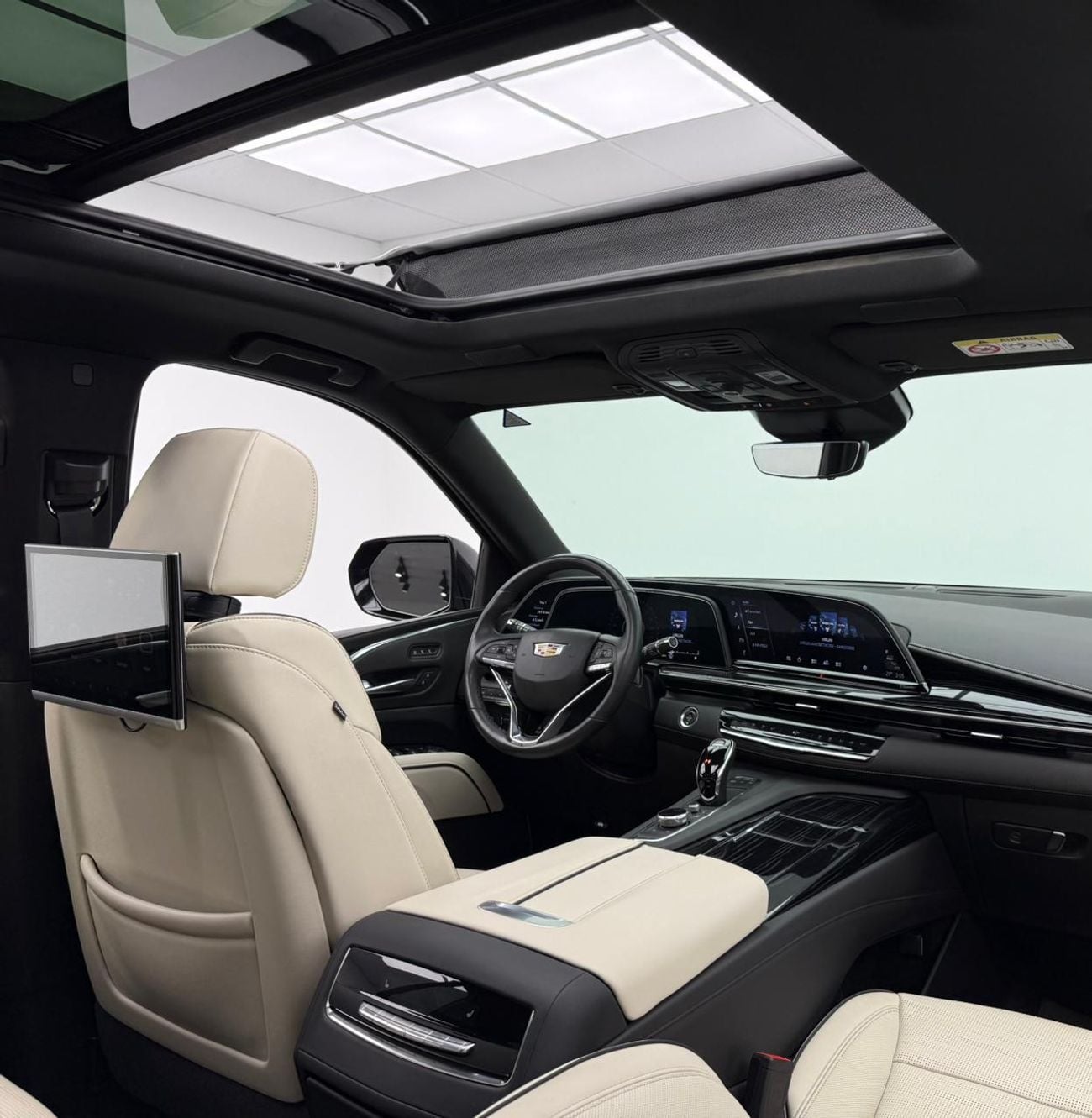 كاديلاك إسكالاد 2023 Cadillac Escalade Platinum Luxury, 2027 Cadillac Warranty, 2028 Cadillac Service Pack, GCC