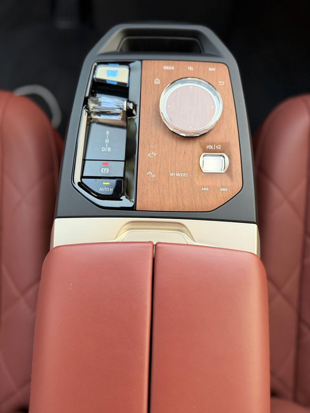 بي أم دبليو iX xDrive50