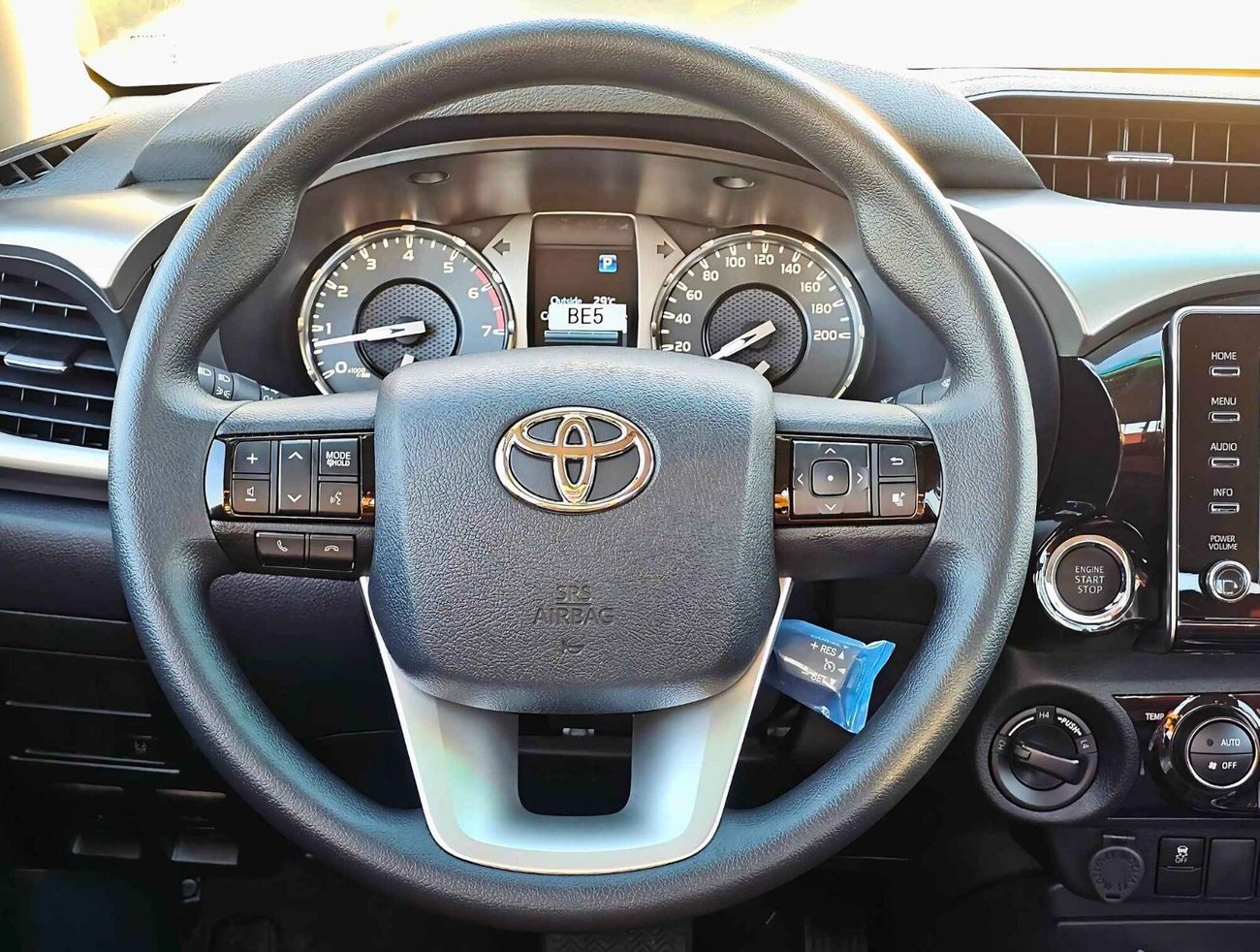 Toyota Hilux SR5 / GLXV / WIDE BODY /  A/T / 2.7L V4 PETROL / PUSH START / DVD+CAMERA / FULL OPTION (CODE # GLX-V
