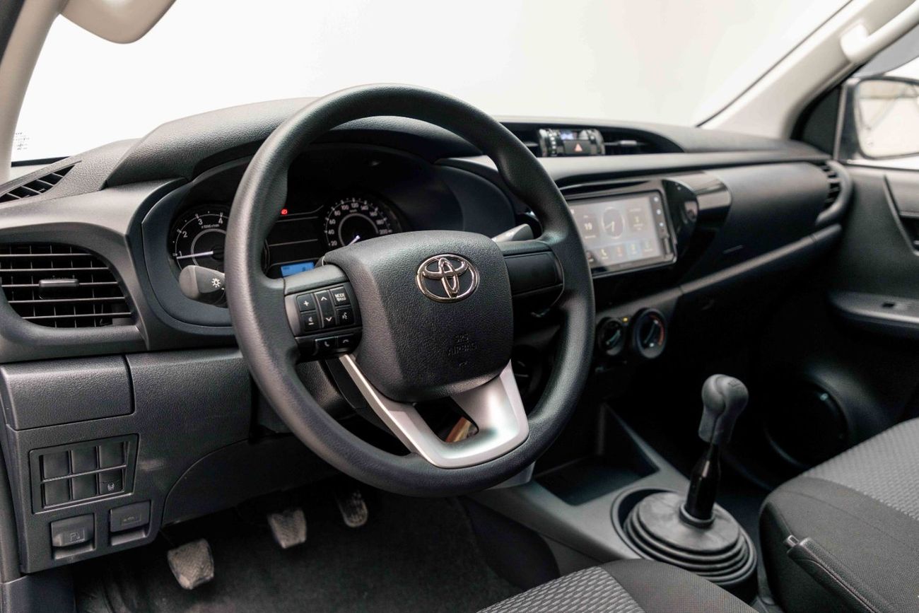 تويوتا هيلوكس 2.4L - Diesel - Manual - Grey Mettalic Inside Black | Export Only