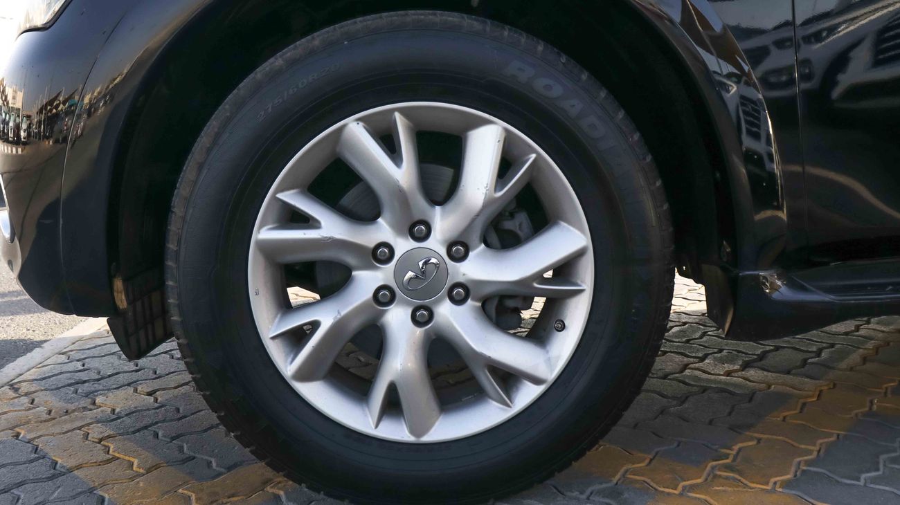Infiniti QX56