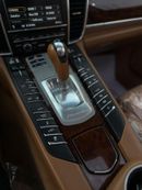 Porsche Panamera GTS 4.8L (424 HP)