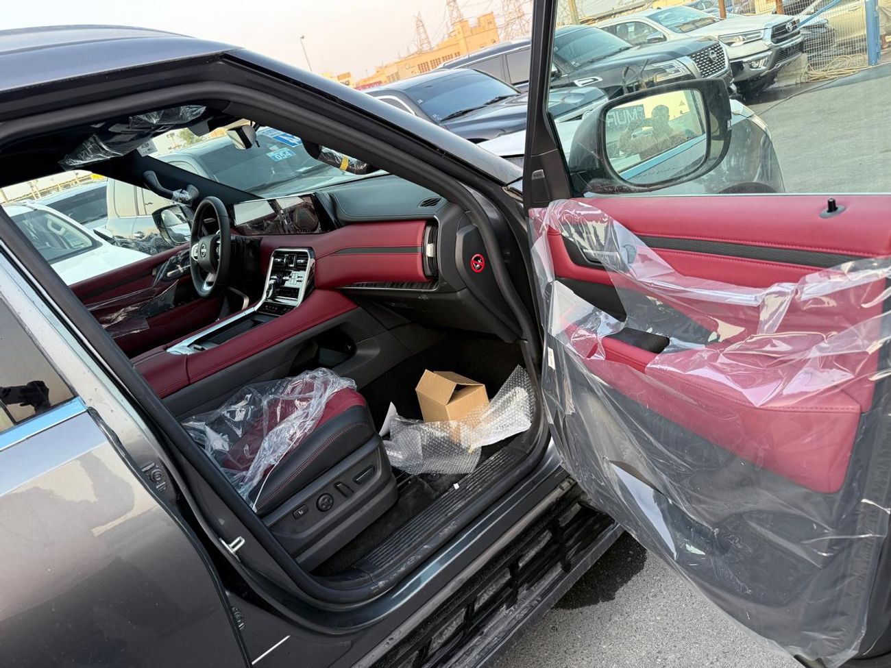 Nissan Patrol Nissan Patrol LE Platinum 3.5L Twin Turbo With Panoramic  Model 2025 Gray