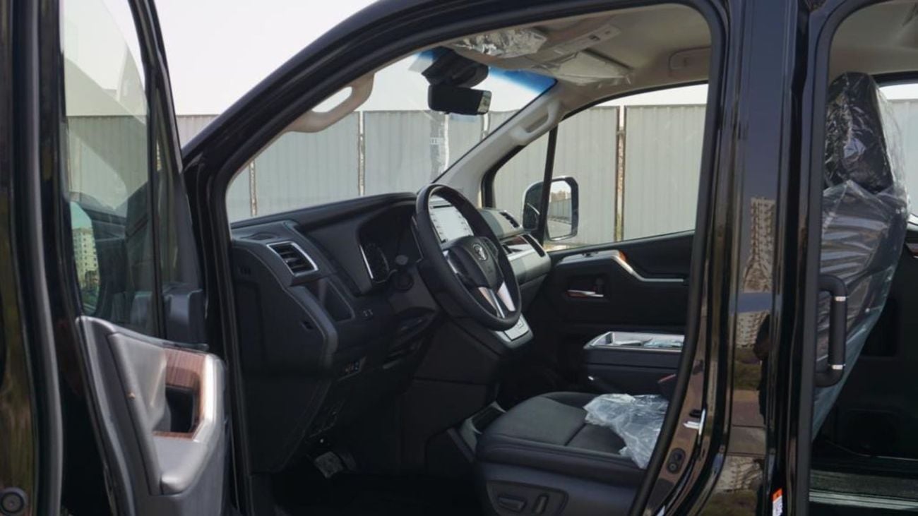 Toyota Granvia 3.5L V6, 24-valve DOHC with Dual VVT-i. 6 Seats . 5 Doors