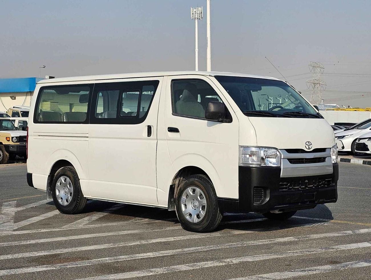 Used Toyota Hiace PASSENGER / STANDARD ROOF / PETROL / GCC / EXPORT ...