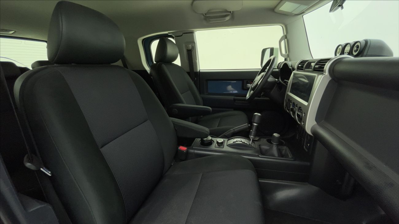 Toyota FJ Cruiser GXR 4 | Zero Down Payment | Home Test Drive