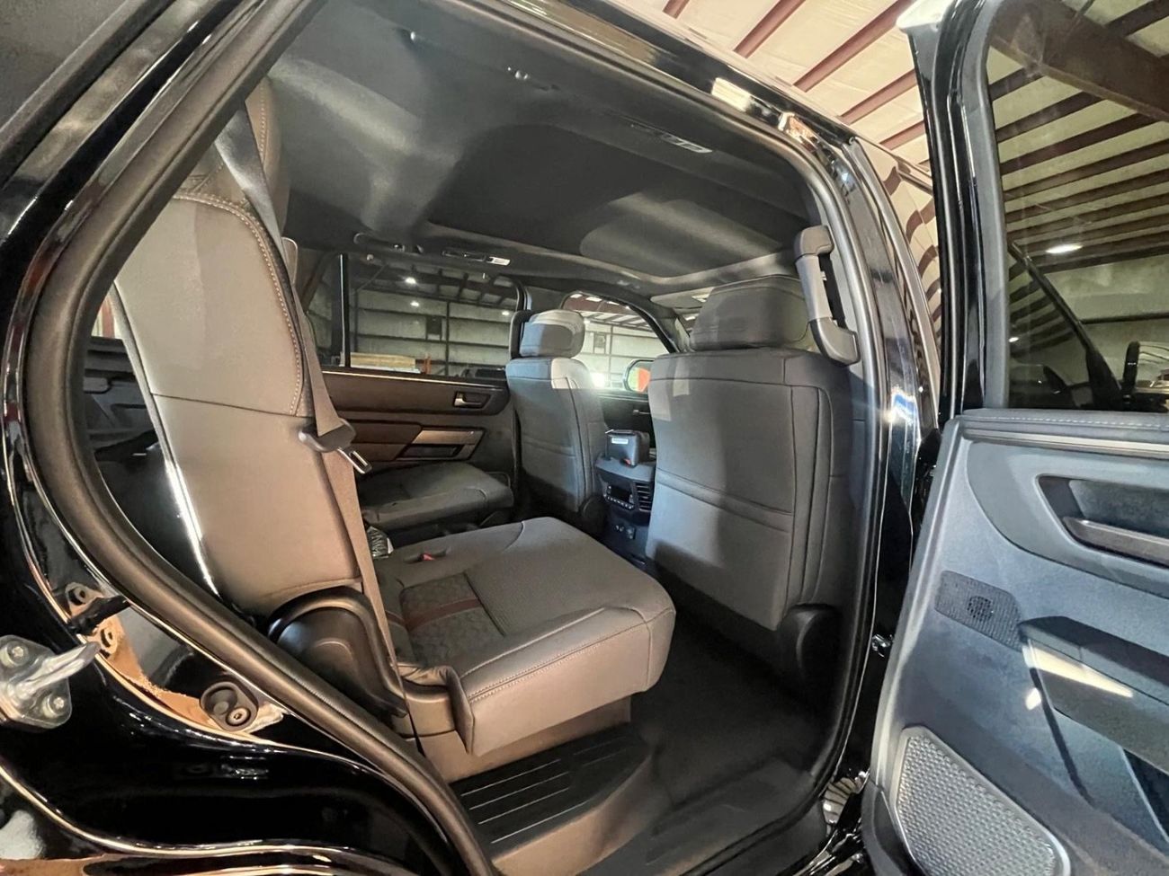 Toyota Sequoia CAPSTONE 3.4 L HYBRID