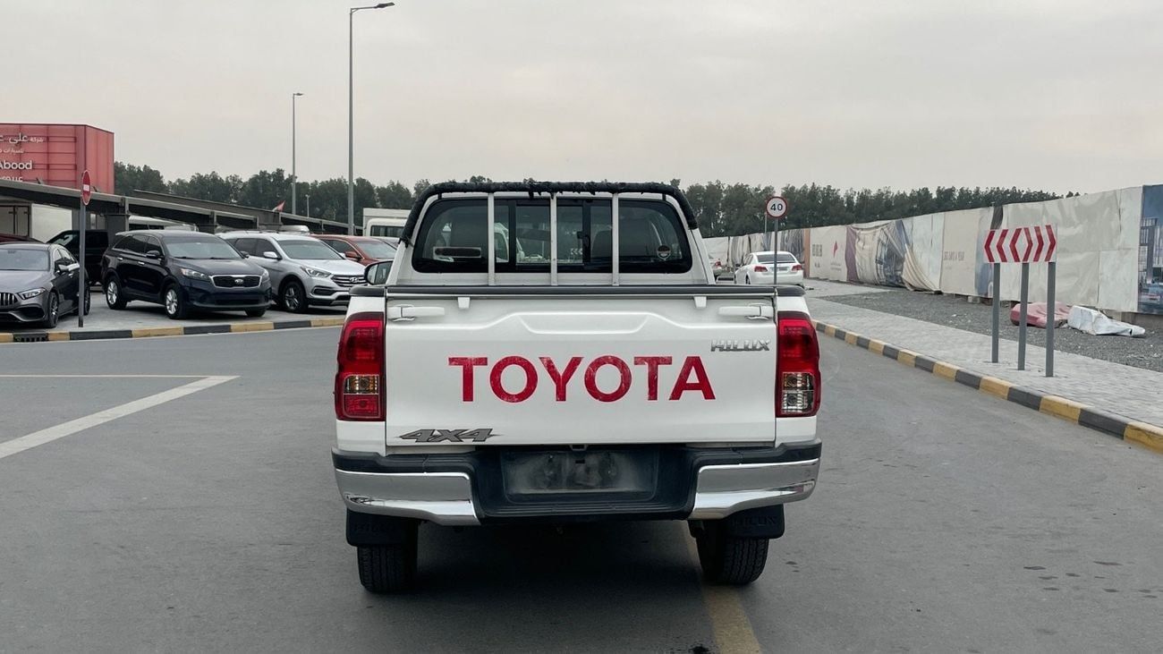 Toyota Hilux GL 2.0L (100 HP)
