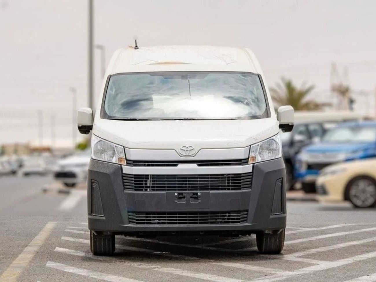 Toyota Hiace TOYOTA HIACE 3.5L PETROL V6 13 SEATER  M/T  2026