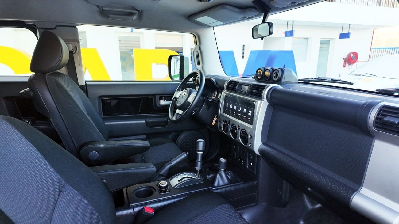 تويوتا إف جي كروزر 4.0L v6, 4X4 |  Agency Warranty | Complete Service History | Zero Downpayment Support