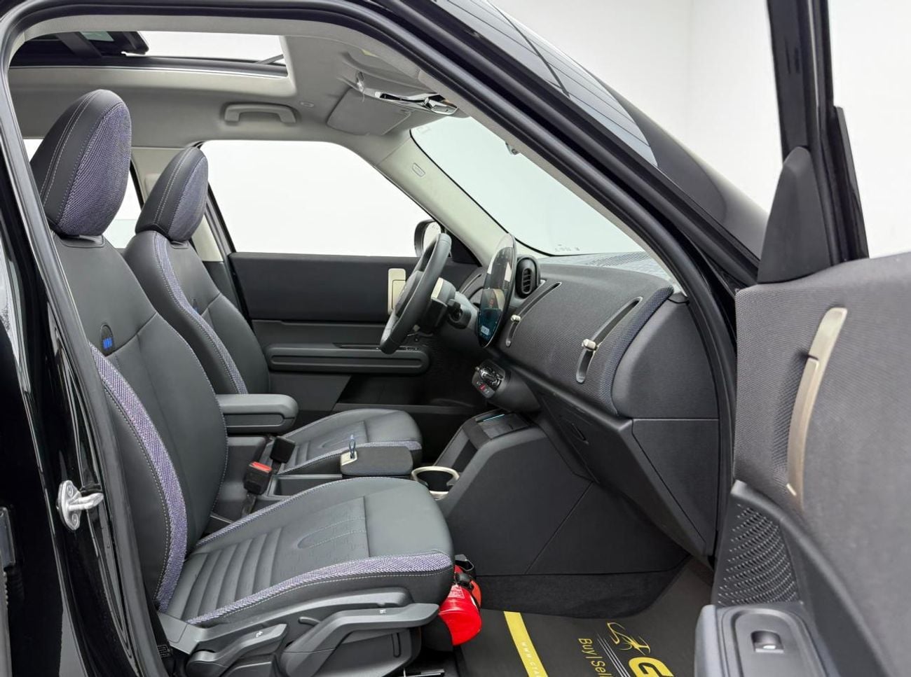 ميني كنتريمان 2025 MINI Cooper Countryman, 2027 MINI Warranty + Service Pack, Full MINI Service History, GCC