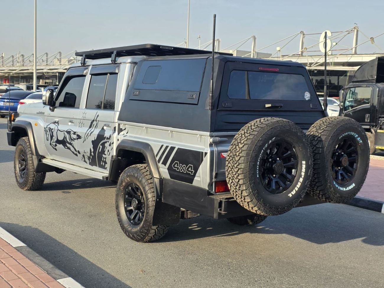 تويوتا لاند كروزر بيك آب -