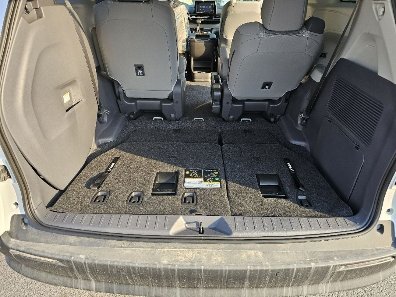 Toyota Sienna 2023 Toyota Sienna 2.5L Comfort Hybrid