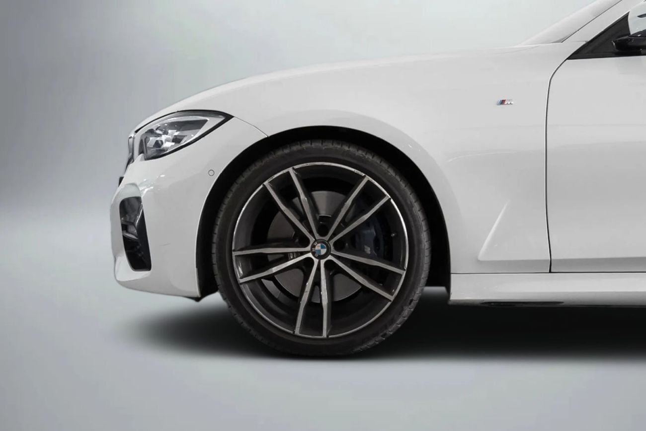 بي أم دبليو 330i M Sport 2.0L (255 HP)