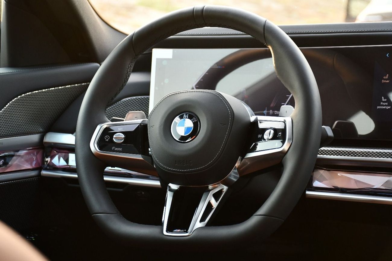 بي أم دبليو 735i BMW 735I  M KIT 2026  GCC