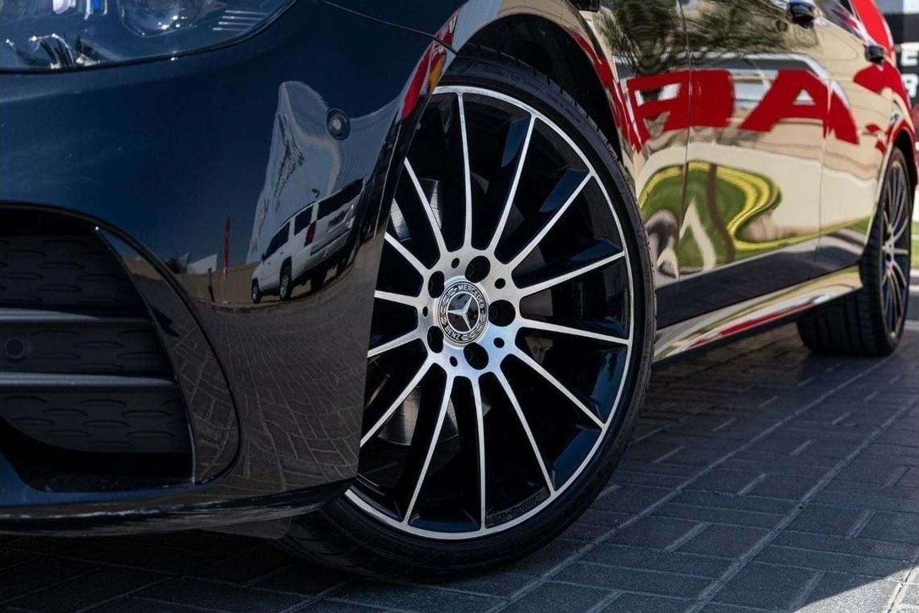 Mercedes-Benz E300 Mercedes-Benz E300 2022 GCC under Agency Warranty and Service Contract with Flexible Down-Paymen