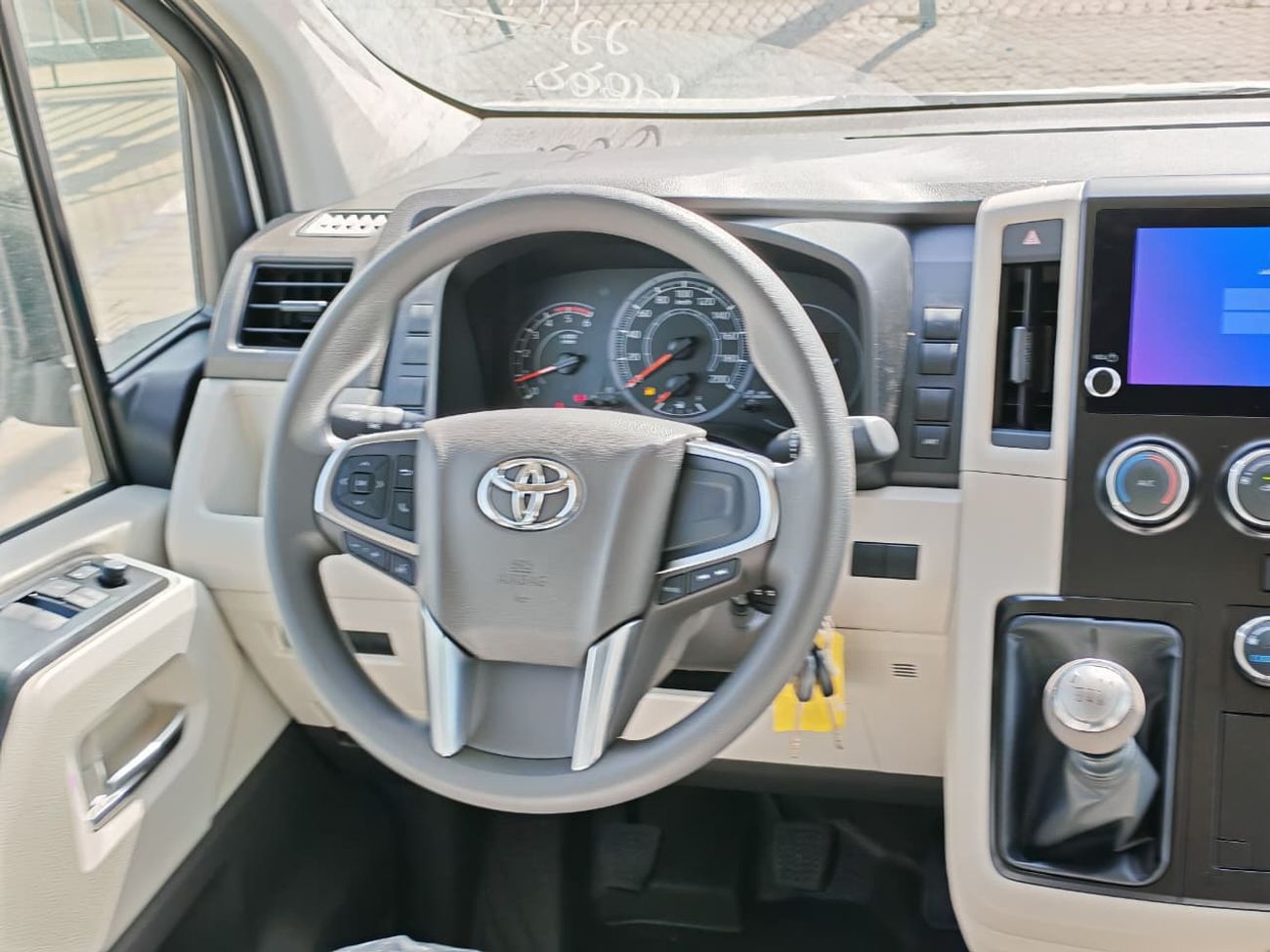تويوتا هاياس 2026 Toyota Hiace DX 13-Seater High Roof 2.8L 4-Cyl Diesel M/T RWD Export Only