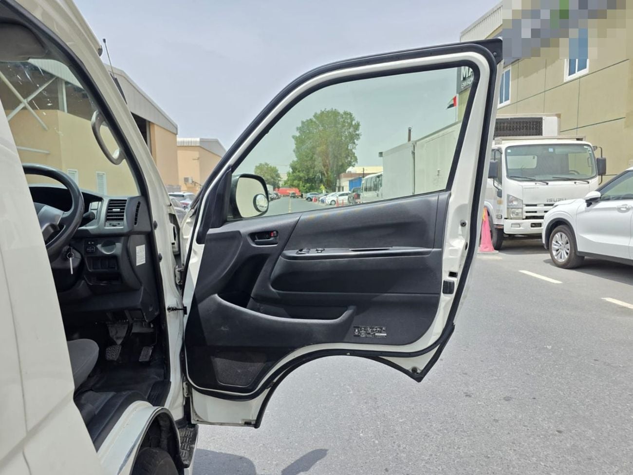 Toyota Hiace TOYOTA HIACE COMMUTER VAN RHD 2015 MODEL 3.0 L DIESEL AUTOMATIC(PM15122)