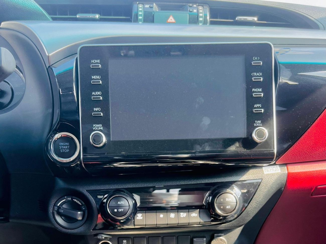 تويوتا هيلوكس تايوتا هايلوكس جي آر5  إس ار 2025٥