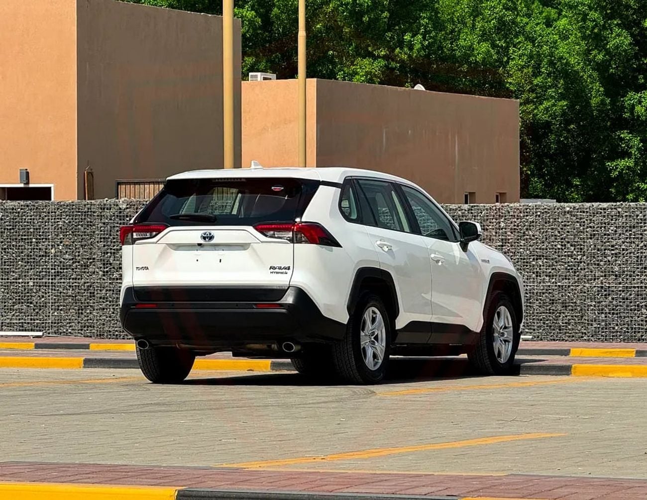 تويوتا راف ٤ إي إكس Rav4 Hybrid | 2.5 L | | GCC | Accident-Free | In Excellent Condition | 1320 P.M
