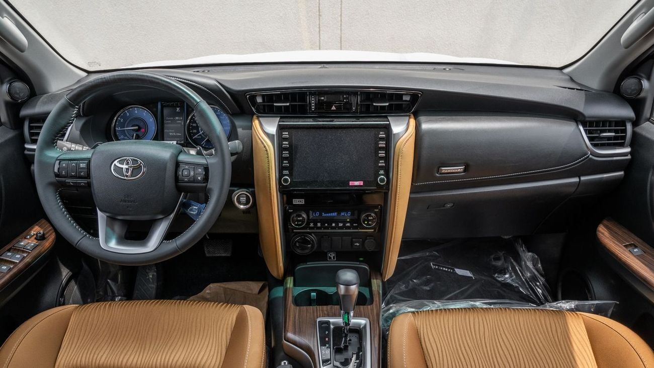 تويوتا فورتونر Toyota Fortuner 2.7 AT High -2025YM