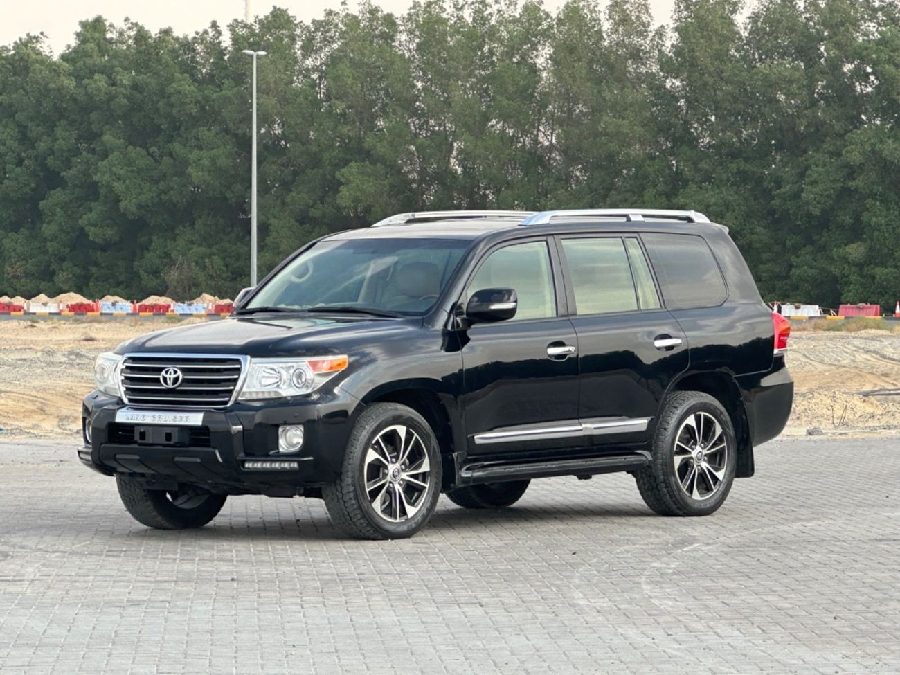 تويوتا لاند كروزر موديل 2015 خليجي فل مواصفات حاله ممتازه