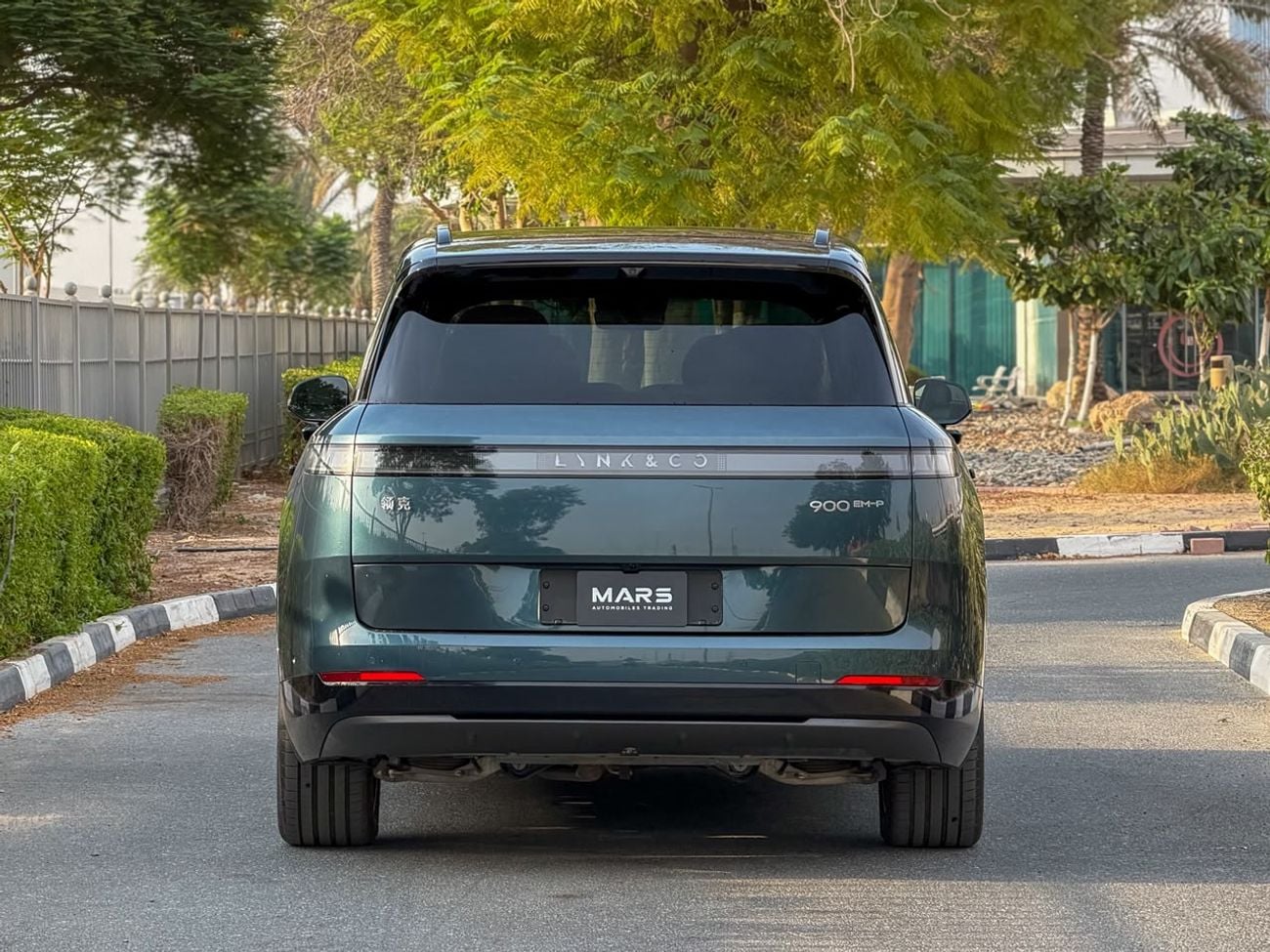 Lynk & Co 900