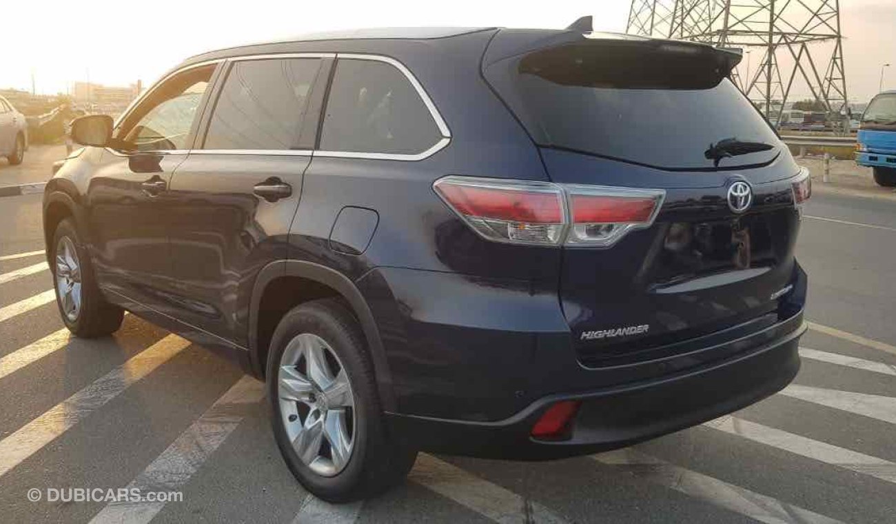 Toyota Highlander fresh and imported and very clean inside out and ready to drive