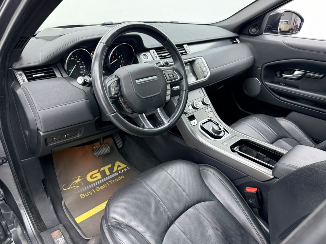 Land Rover Range Rover Evoque SE 2018 Range Rover Evoque R Dynamic SE, Full Service History, Fully Loaded, Excellent Condition, GCC